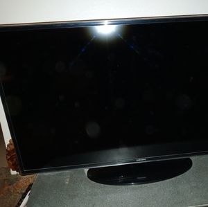 Flat Screen 50' TV